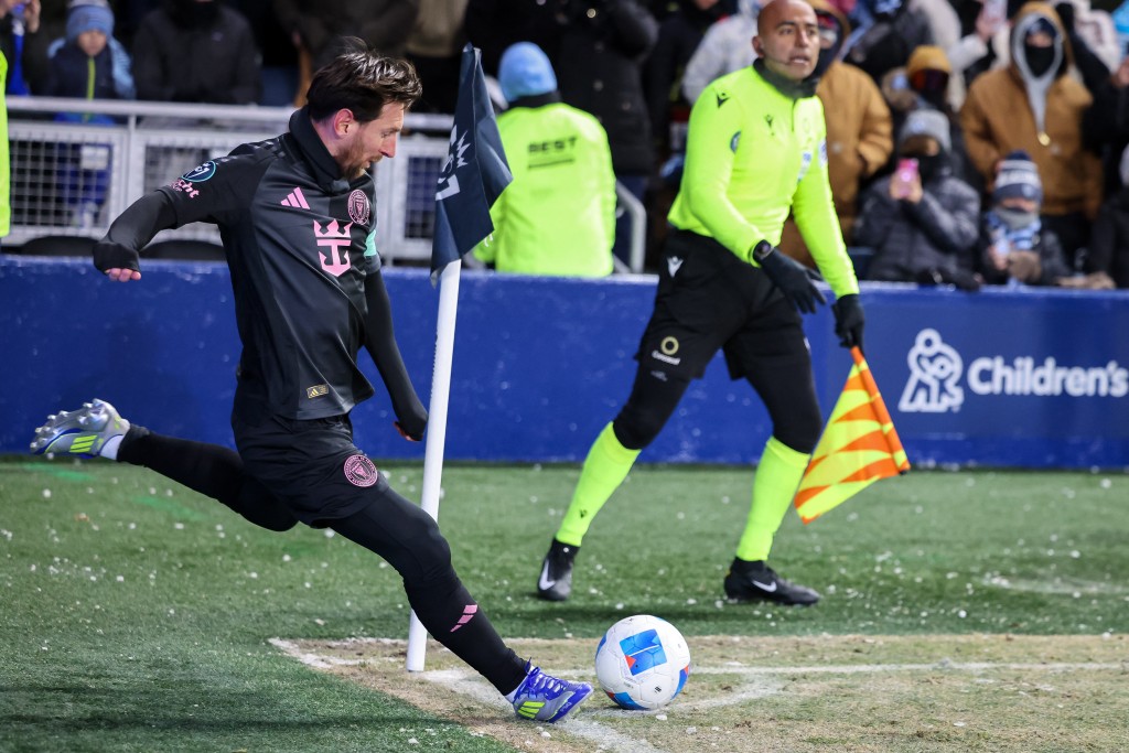 乒乓球混团世界杯：中国队四战全胜 领跑积分榜